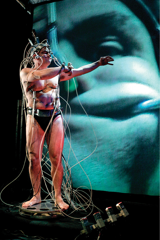 Imagen 2. (Marcel.lí Antúnez Roca, 1994). Epizoo, Performance interactiva.