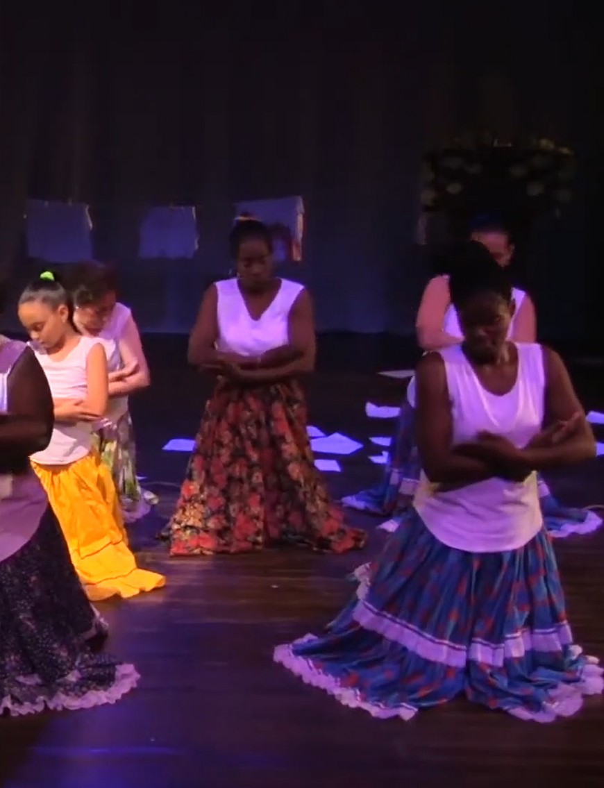 Obra de danza contemporánea, interpretada por mujeres del Pacífico colombiano, víctimas de la violencia (2017) Guion y Dirección: Alejandra Toro Calonje