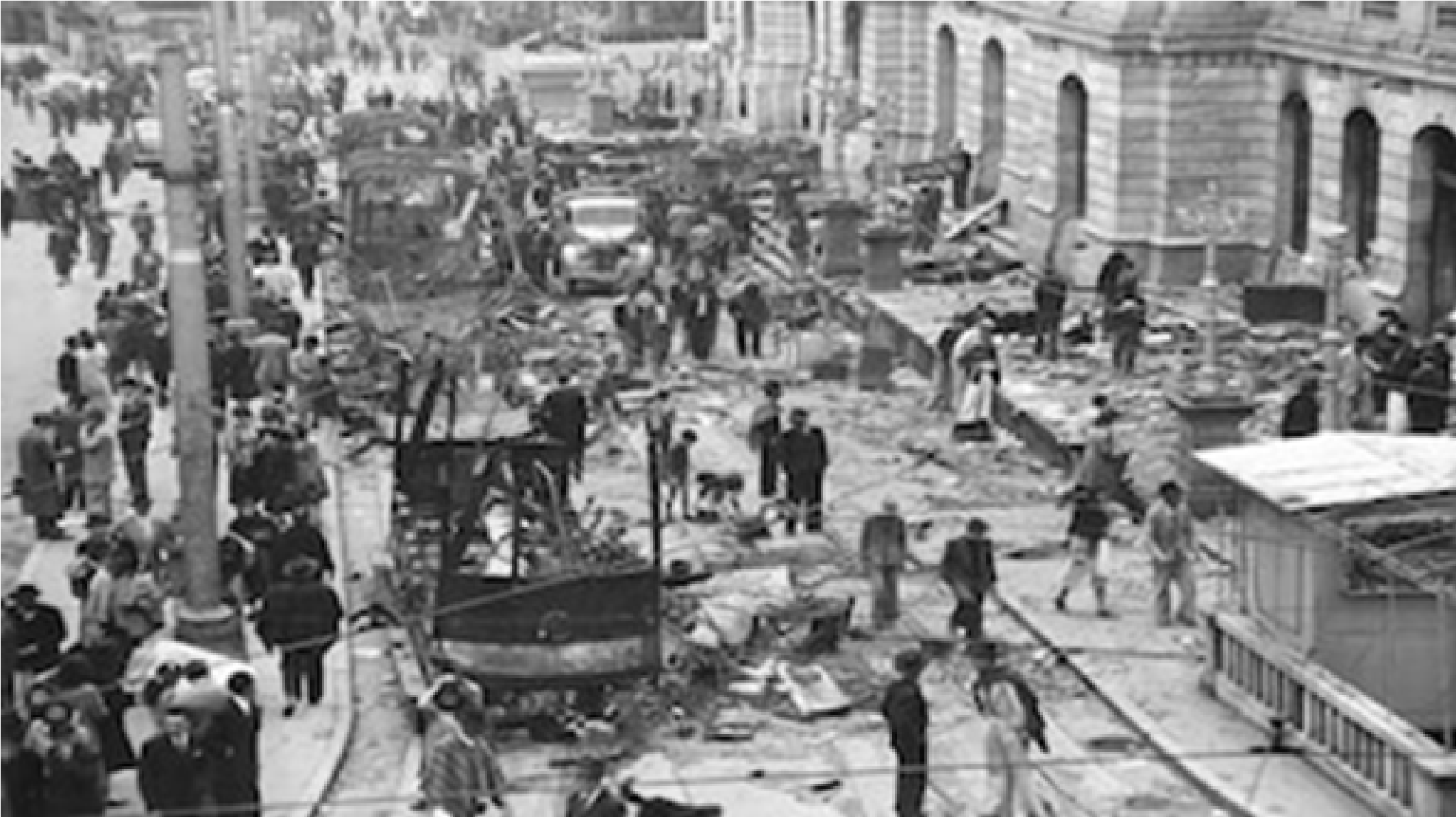 Foto tomada de: https://www.infobae.com/colombia/2025/04/10/bogotazo-los-mitos-que-se-mantienen-sobre-el-9-de-abril-de-1948-en-colombia/