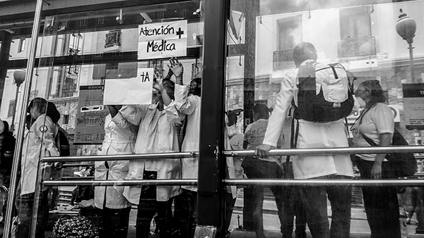 Imagen 22 “Rafael Rodríguez Mayel”, “Magua Torres”, “Micaela Ayala”, “Gato Villegas”, (Zona de cuidados). Fotogramas del documental Octubre: los encuadres de una protesta. (2021, 86 min.)