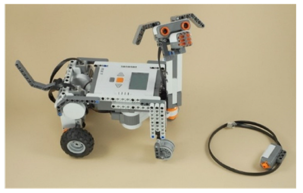 Modelo robótico LEGO MINDSTORM.